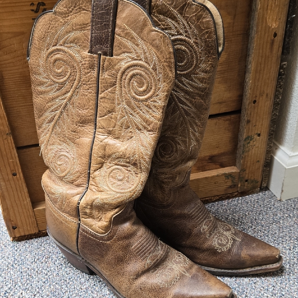 Justin Boots Tan and Brown Embroidered Heeled Boots